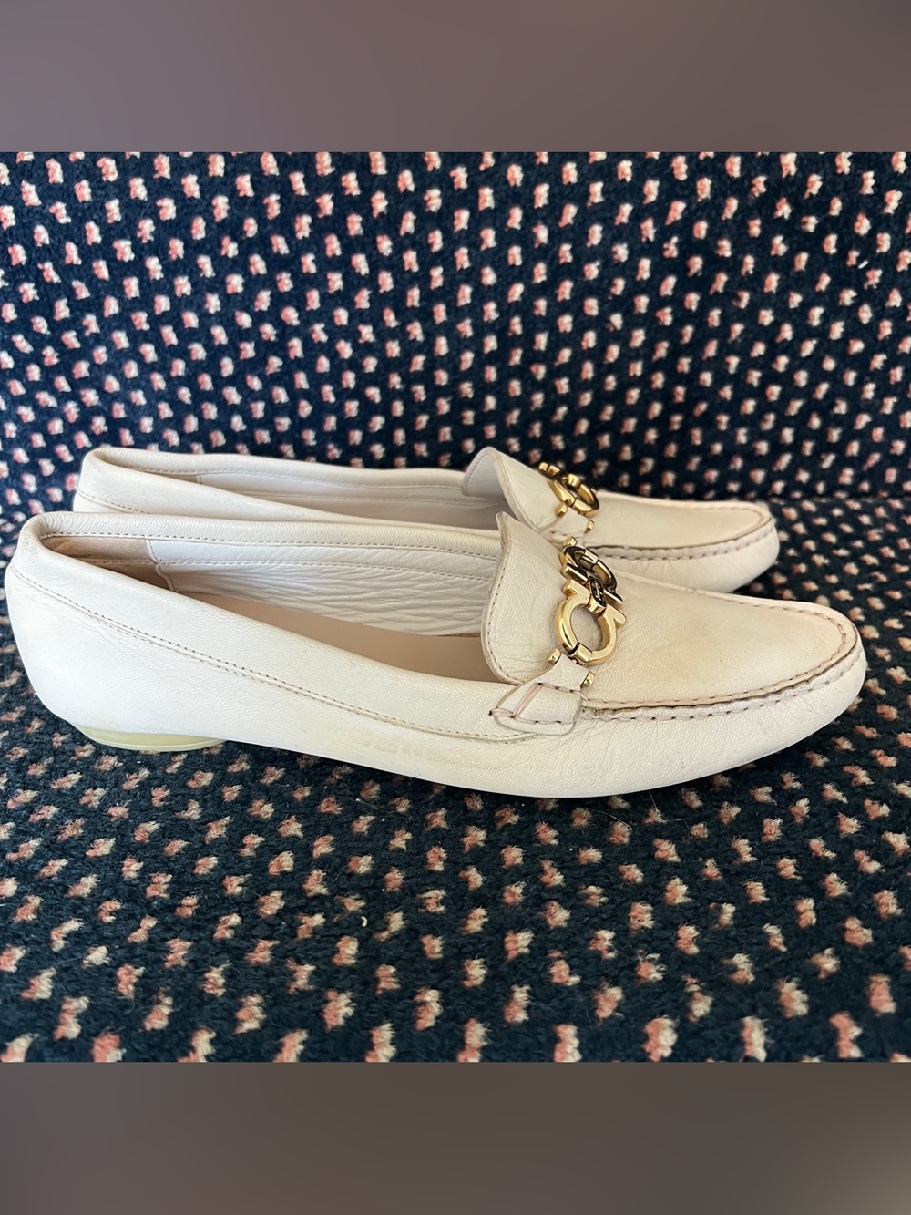 Salvatore Ferragamo Cream White Driving Loafers Gold Gancini Buckle Ladies Sz 7